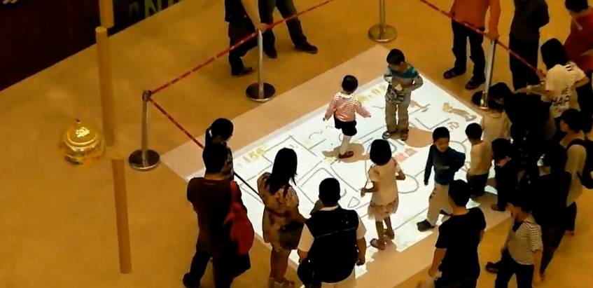 萬達廣場地面互動投影