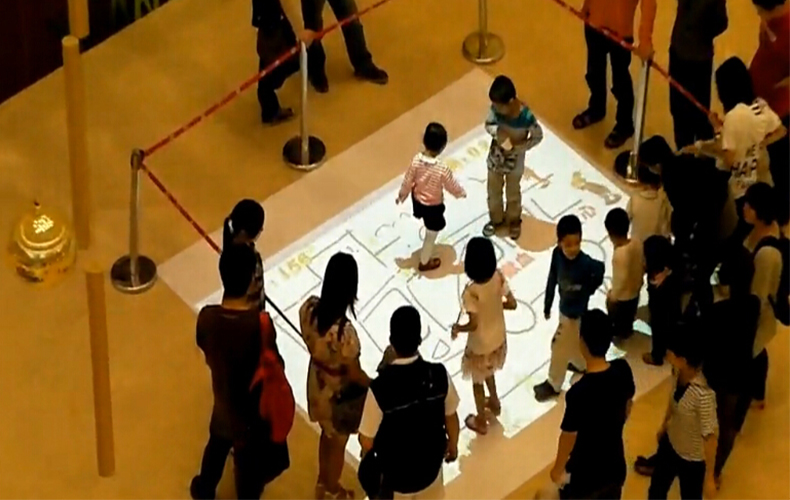 萬達廣場地面互動投影
